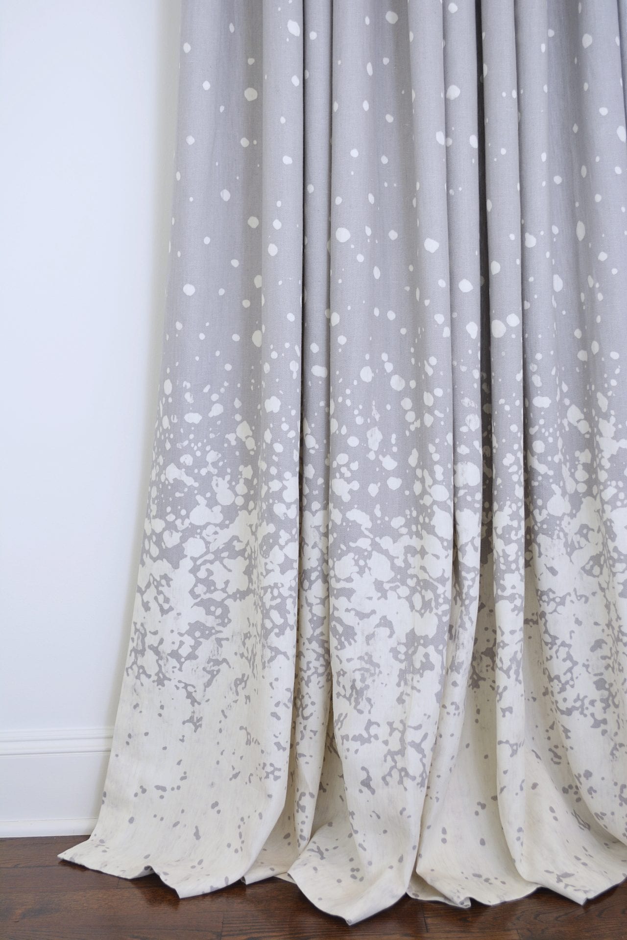 Willow Bloom Home Burnet Ice/Grey Drape