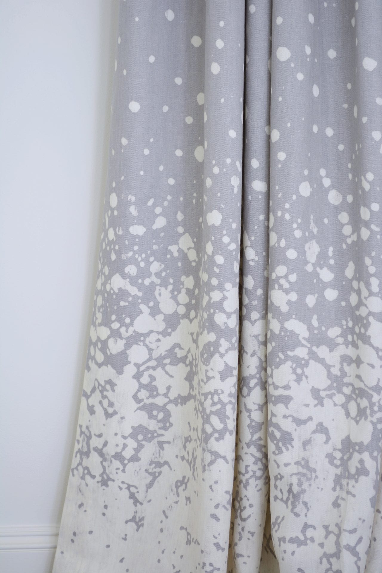 Willow Bloom Home Burnet Ice/Grey Drape