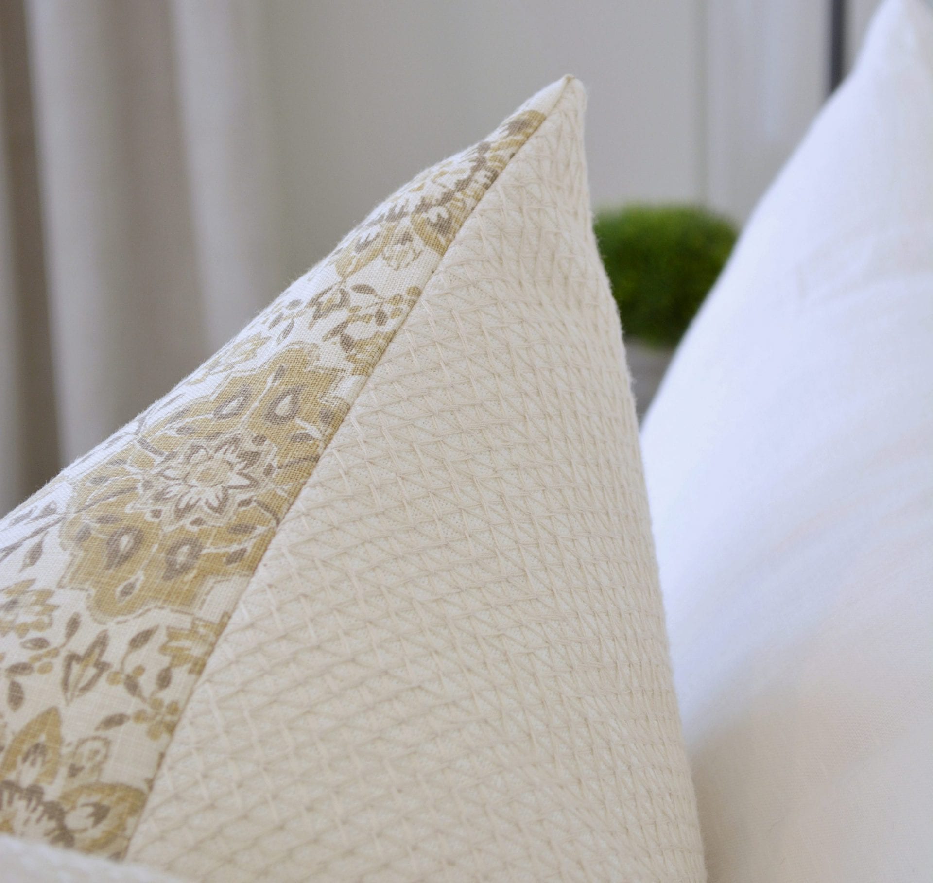 Willow Bloom Home Ellice Pillow