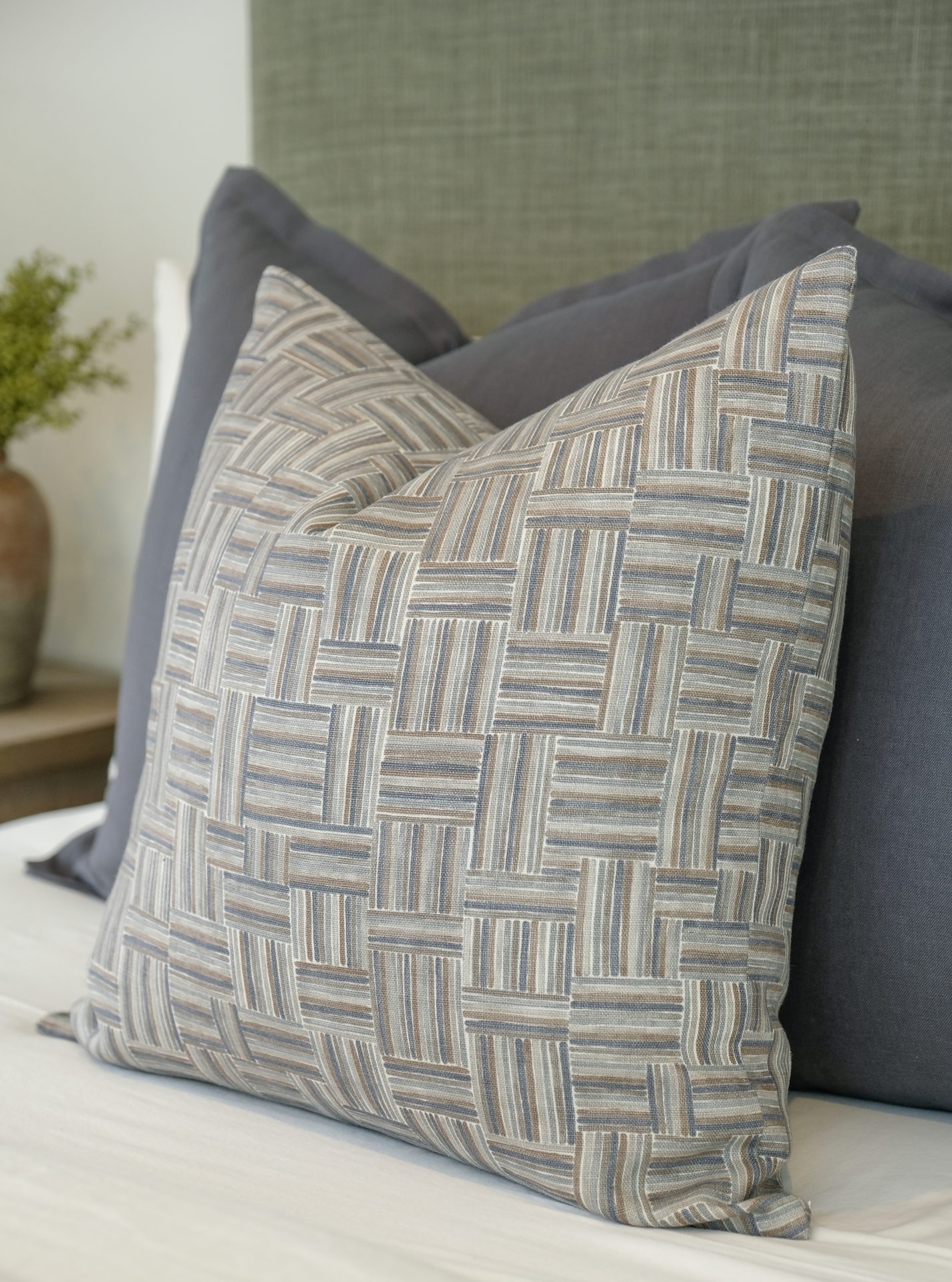 Willow Bloom Home Avelum Pillow