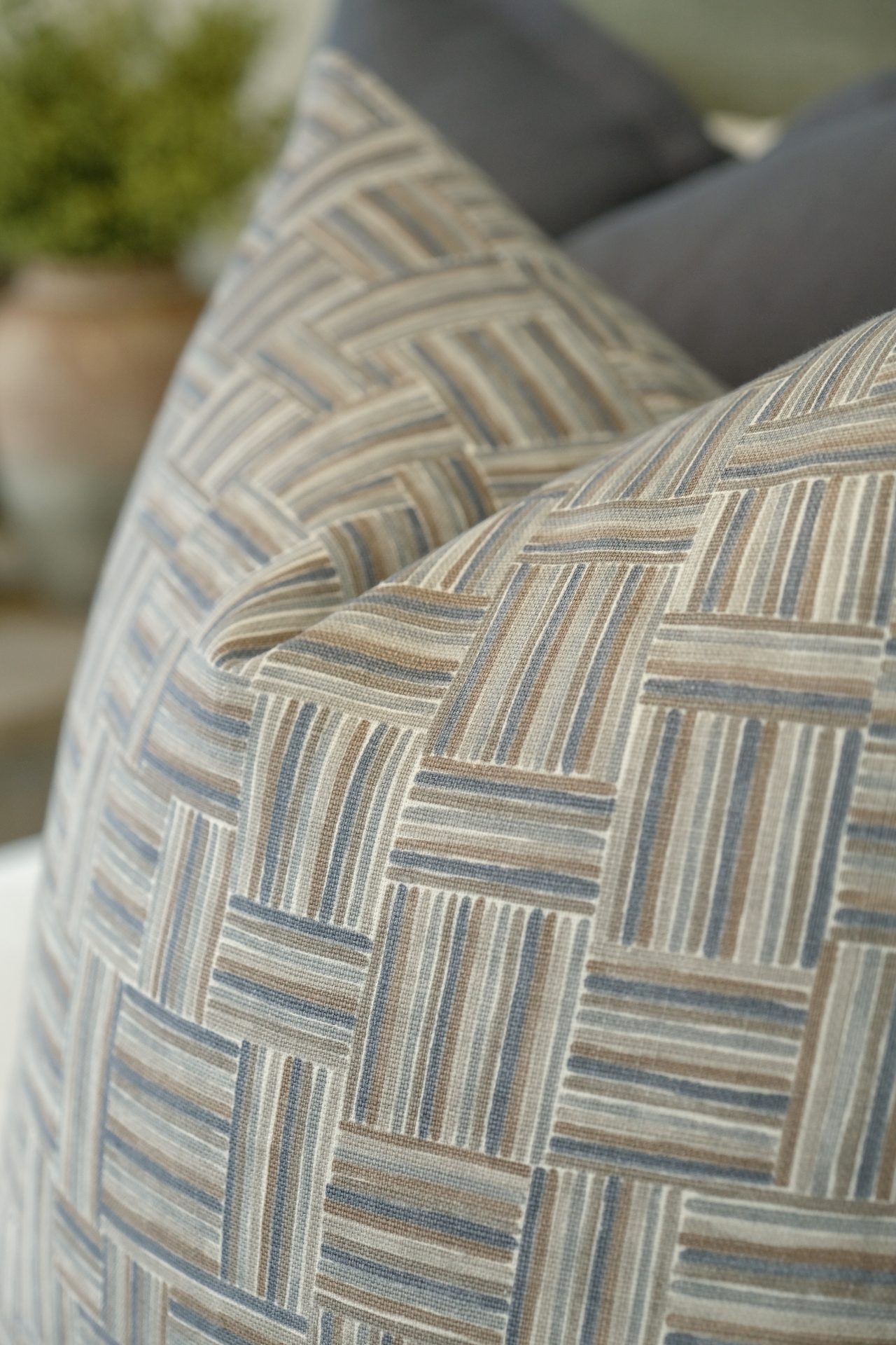 Willow Bloom Home Avelum Pillow