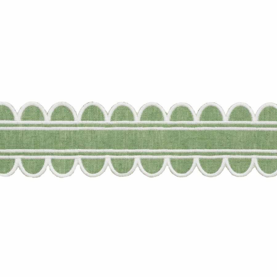 Serenade Leaf Trim Sample