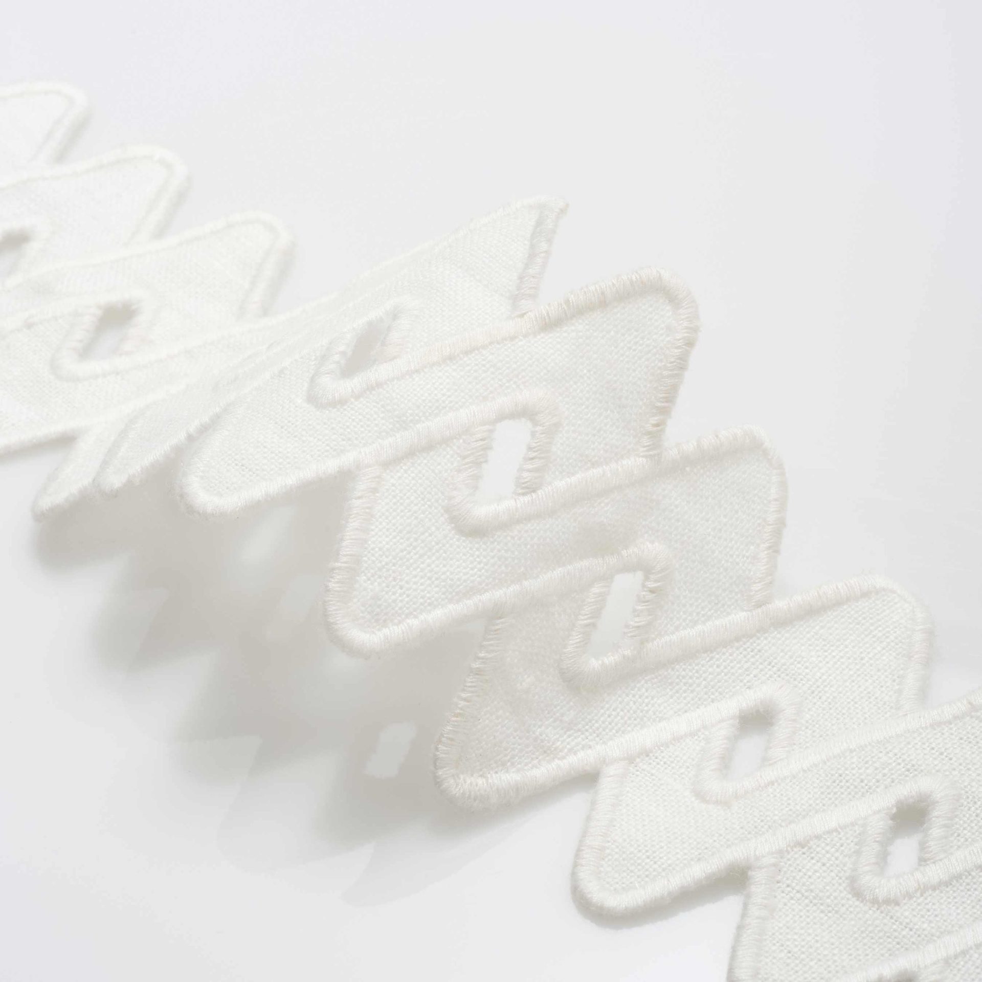Scissor Tail Cotton Trim Sample - Image 2